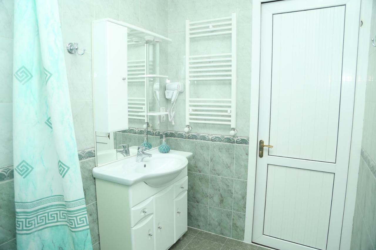 Apartments City On The Palm Tiflis Exterior foto